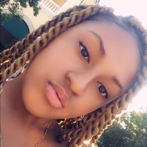 Meet your Posher, Jessica